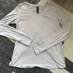 Yogalicious Long Sleeve Shirt - Size Small